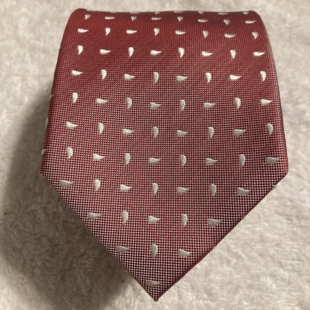 GIANNI MEN'S  TIE 100%  SILK  MADE IN  ITALY Pink With Tear Drop Design.